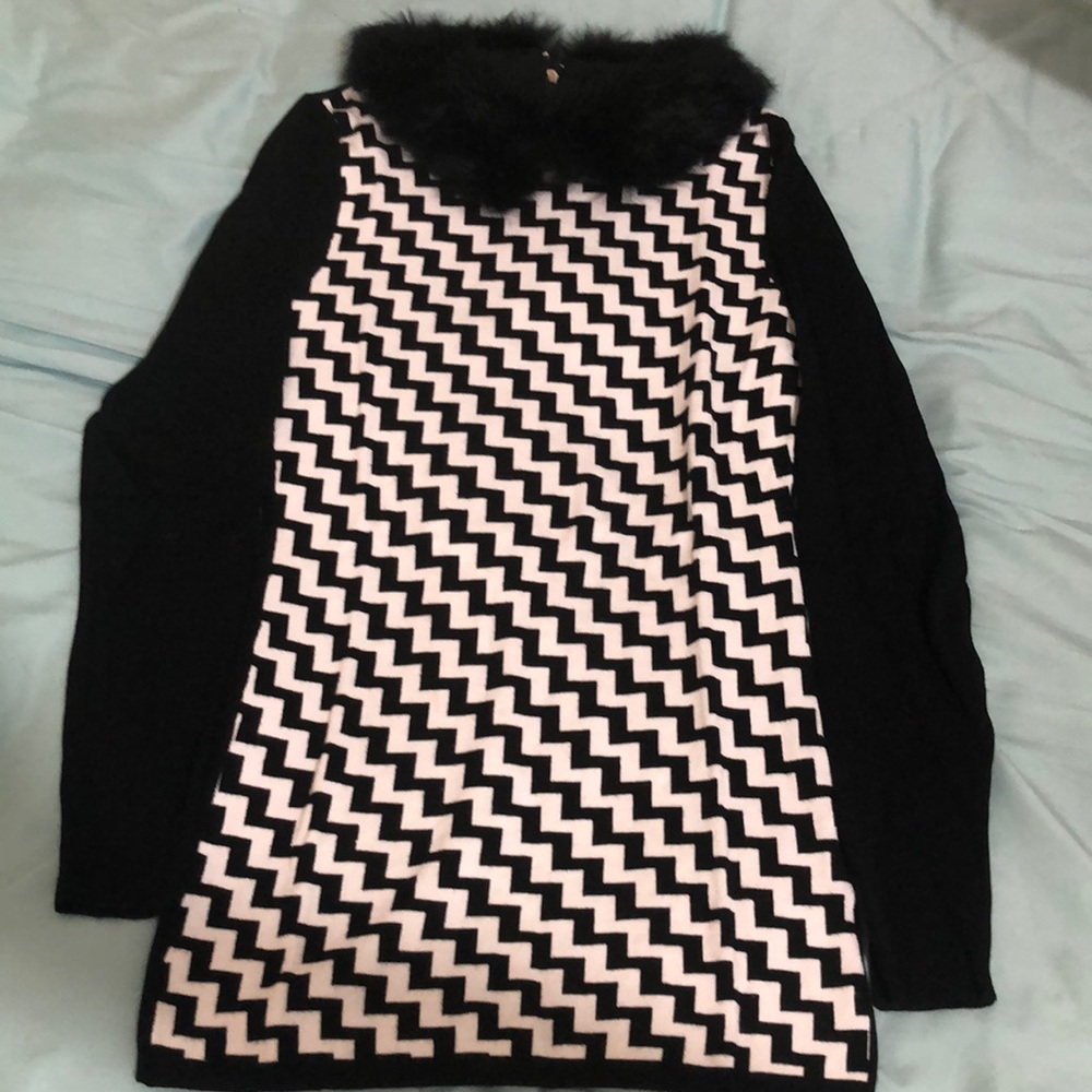 Black and white top with fur collar
